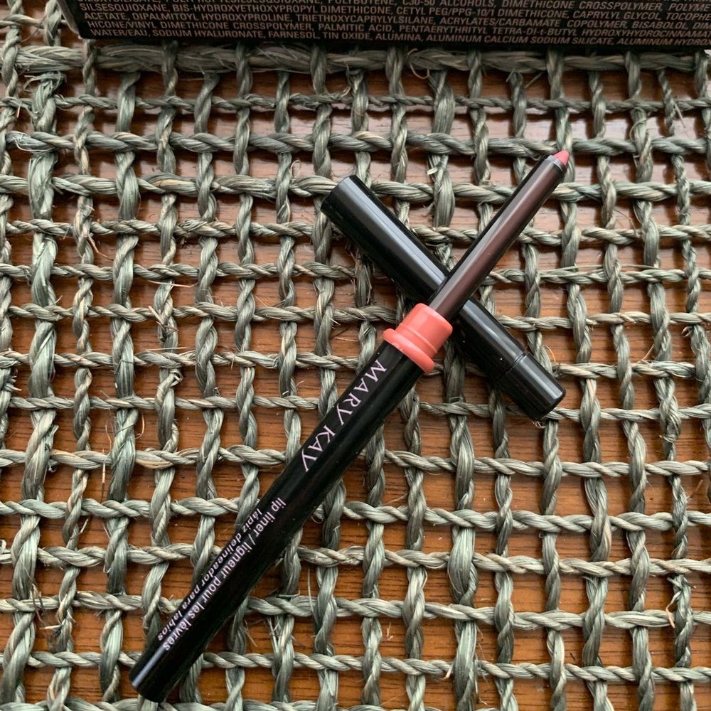 Mary Kay NIP Coral Lip Liner